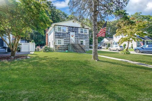 394 Central Islip Blvd, Ronkonkoma, NY, 11779-3909 | Card Image