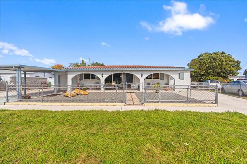 451 W 39th St, Hialeah, FL, 33012-4231 | Card Image