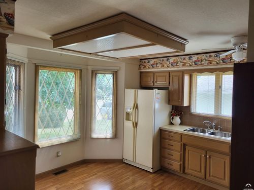 2728 Chipperfield Rd, Lawrence, KS, 66047-3180 | Card Image