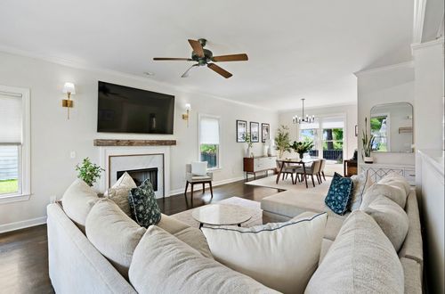 607 45th Ave N, Nashville, TN, 37209-2341 | Card Image