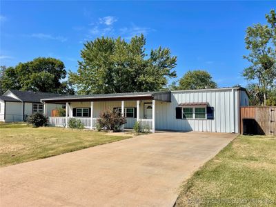 520 S 5th Street, House other with 3 bedrooms, 2 bathrooms and null parking in Morris OK | Image 3