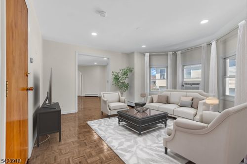 633 Mcgillvray Pl, Linden, NJ, 07036-1236 | Card Image