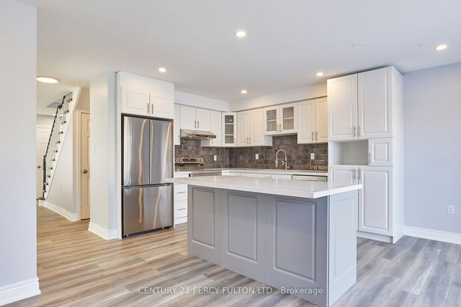 1152 Ashcroft Crt, House other with 4 bedrooms, 3 bathrooms and 4 parking in Oshawa ON | Image 12