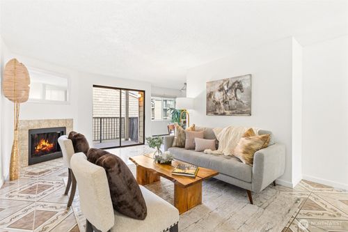 apt-a202-2020 Grant Ave S, Renton, WA, 98055-3611 | Card Image