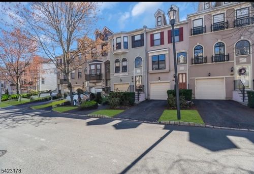 451 Hartford Dr, Nutley, NJ, 07110-3942 | Card Image