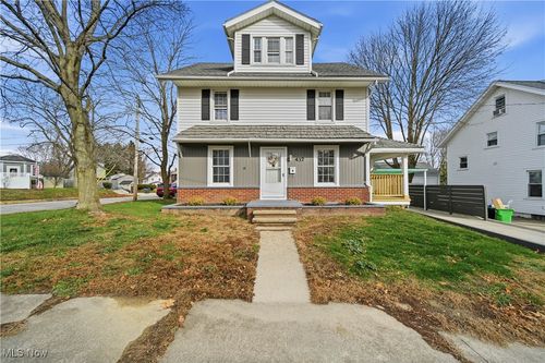 437 Erie St, Barberton, OH, 44203-1904 | Card Image