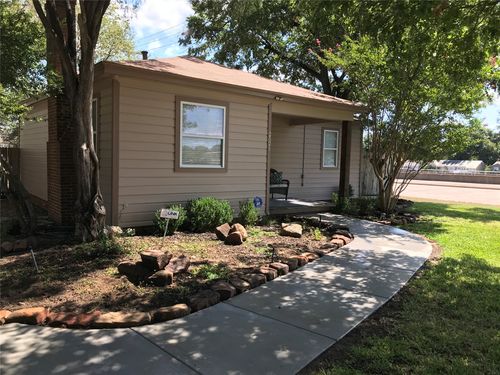2521 Littlepage St, Fort Worth, TX, 76107-4615 | Card Image