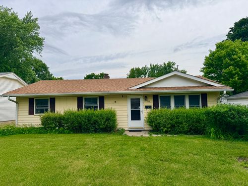 213 River Dr, Dekalb, IL, 60115-1921 | Card Image