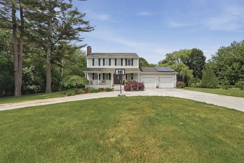 1527 Main St, Acushnet, MA, 02743-1011 | Card Image