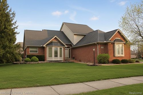 55206 Leonard Ct, Shelby Twp, MI, 48316-5319 | Card Image