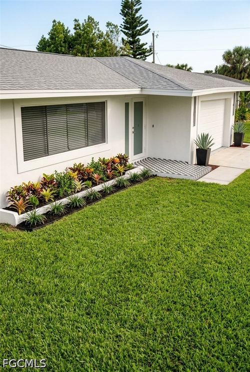 1212 Se 43rd Ter, Cape Coral, FL, 33904-5367 | Card Image