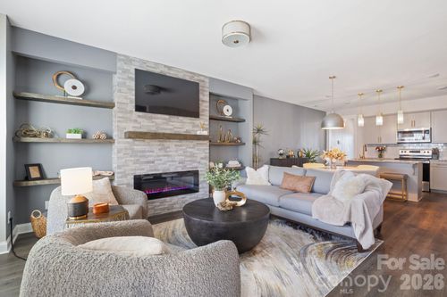 17d-42 Walnut Springs Dr, Asheville, NC, 28804-7701 | Card Image