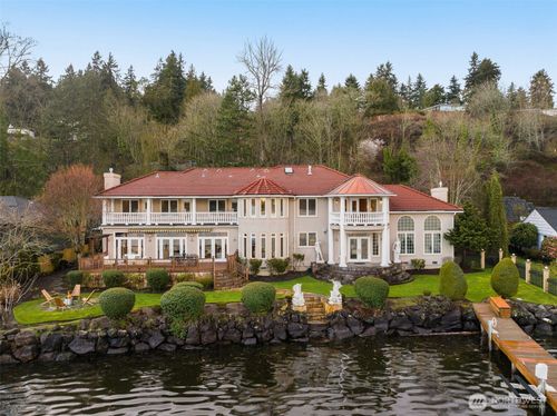 17765 Beach Dr Ne, Lake Forest Park, WA, 98155-4516 | Card Image