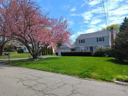 28 Deerfield Dr, Trumbull, CT, 06611-4308 | Card Image