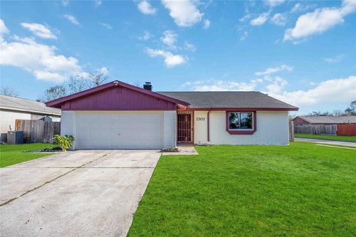 2302 Green Knoll Dr, Houston, TX, 77067-2708 | Card Image