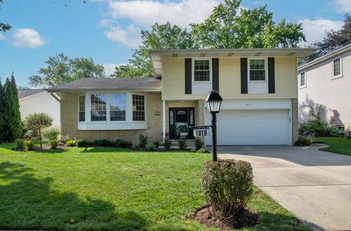 1819 E Wood Ln, Mount Prospect, IL, 60056-1755 | Card Image