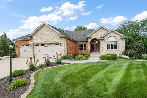 910 Hawk Cir, Crown Point, IN, 46307-7117 | Card Image