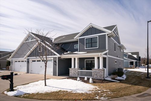 329 River Pointe, La Crosse, WI, 54601-1004 | Card Image