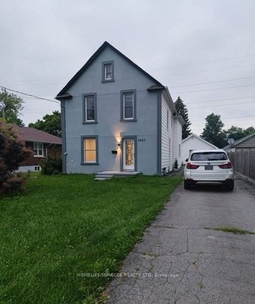 5967 Dixon St, Niagara Falls, ON, L2G2L2 | Card Image