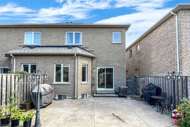 14 Ozner Cres, House attached with 3 bedrooms, 4 bathrooms and 5 parking in Woodbridge ON | Image 19