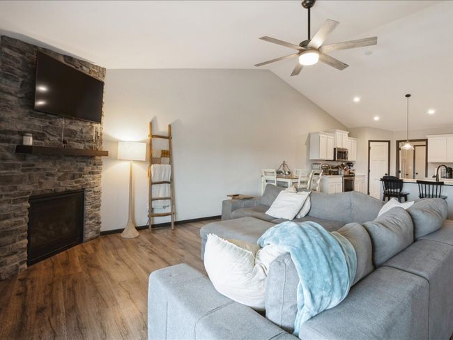 420 Dawson Dr, Condo with 4 bedrooms, 3 bathrooms and null parking in West Branch IA | Image 10