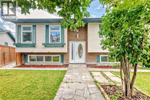 151 Whitlock Pl Ne, Calgary, AB, T1Y4S7 | Card Image