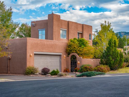 unit-692-3101 Old Pecos Trl, Santa Fe, NM, 87505-9548 | Card Image