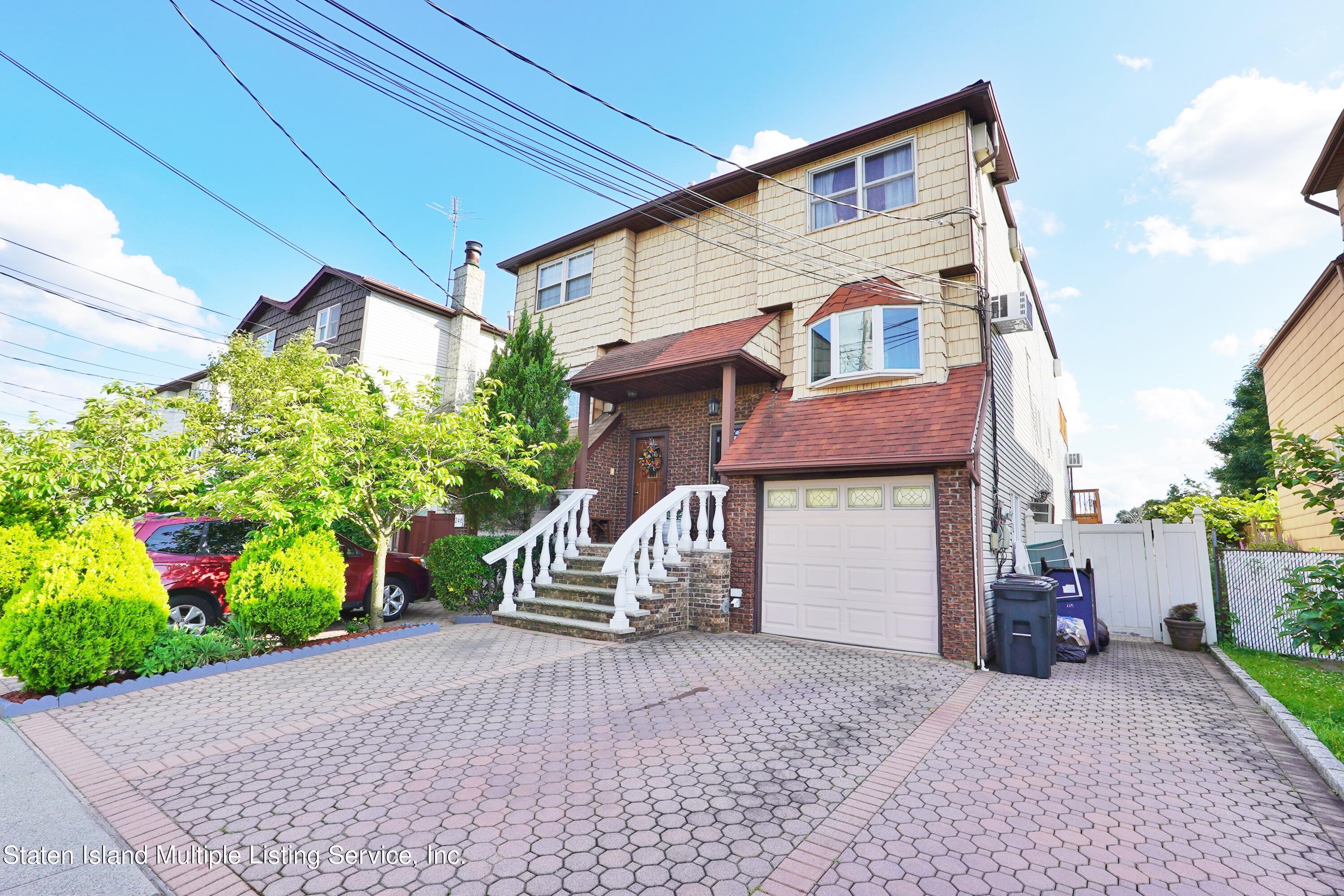 Slater Blvd, Staten Island, NY 10305
