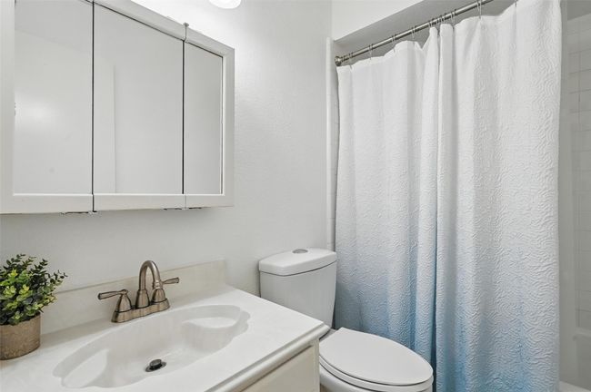 APT-8 - 211 Cimarron Trl, Condo with 2 bedrooms, 3 bathrooms and null parking in Irving TX | Image 18