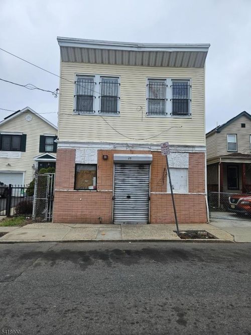 25 Jacob St, Newark, NJ, 07103-2028 | Card Image