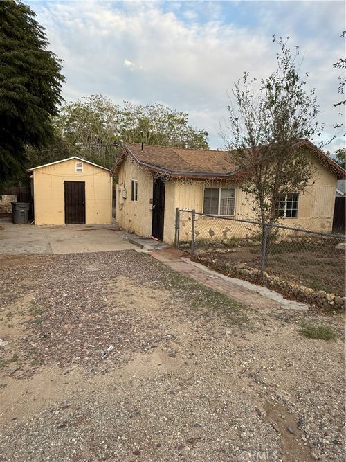 1058 N Hermosa Ave, Banning, CA, 92220-2510 | Card Image