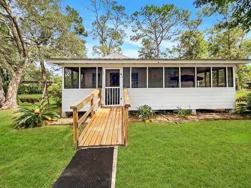 340 S Squirrel Ave, Wewahitchka, FL, 32465-6116 | Card Image