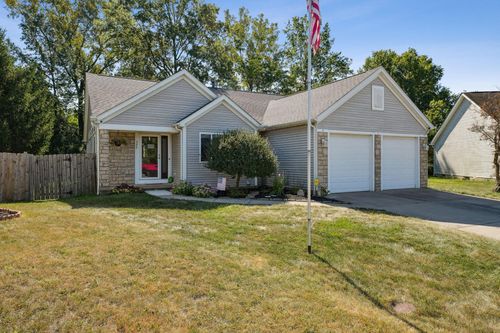 325 Straw Ct, Pataskala, OH, 43062-7357 | Card Image