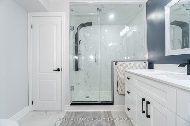 105 Royal Dr West, House other with 6 bedrooms, 5 bathrooms and 4 parking in Brampton ON | Image 41