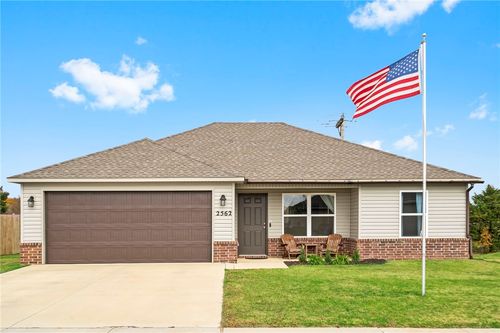 2562 Chittick St, Pea Ridge, AR, 72751-7010 | Card Image