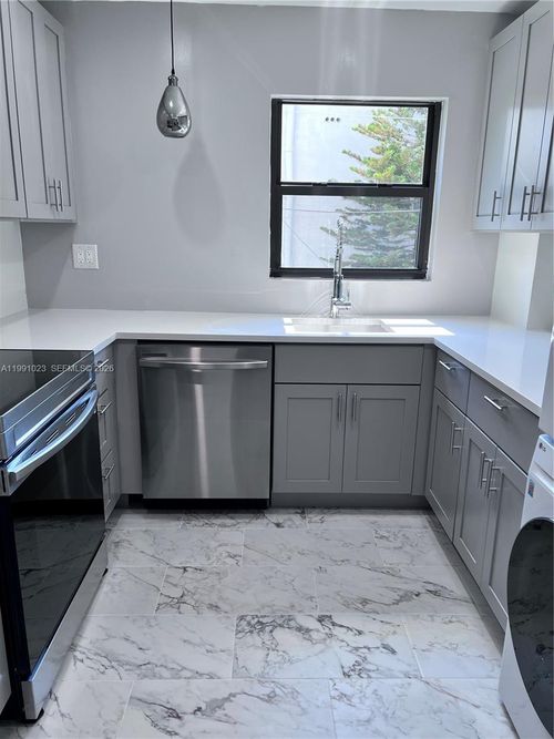 apt-204-1617 Jefferson Ave, Miami Beach, FL, 33139-7622 | Card Image