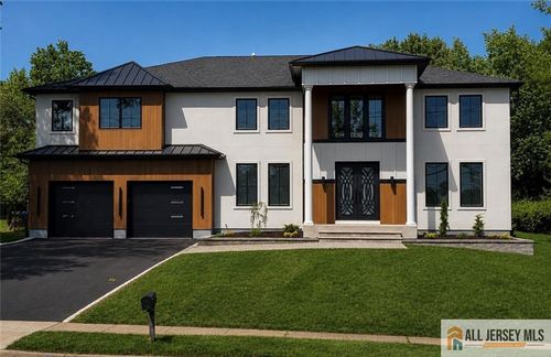 529 Wood Ave, Edison, NJ, 08820-2304 | Card Image