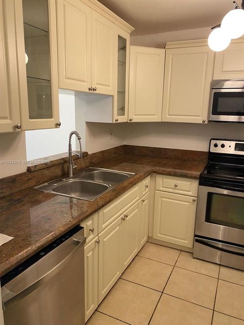 apt-110a-12035 Ne 2nd Ave, North Miami, FL, 33161-5310 | Card Image