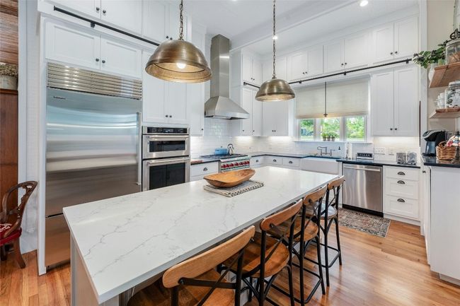 Center island , food preparation breakfast area | Image 15