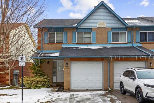 24-611 Gibney Cres, Newmarket, ON, L3X1Y3 | Card Image