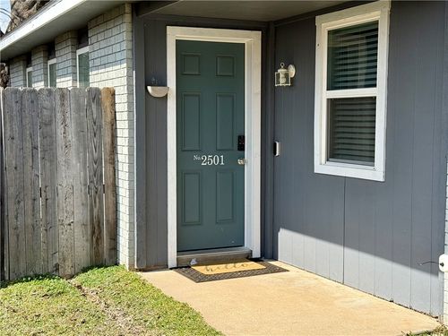 2501 Purdue Cir, Bentonville, AR, 72712-3818 | Card Image