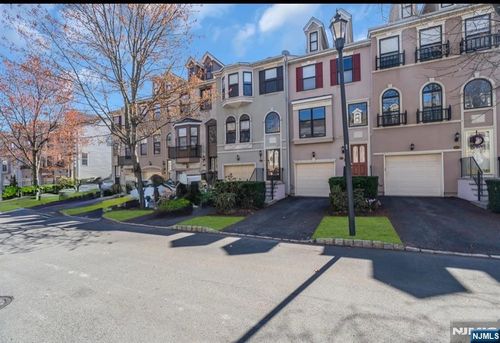 451 Hartford Dr, Nutley, NJ, 07110-3942 | Card Image