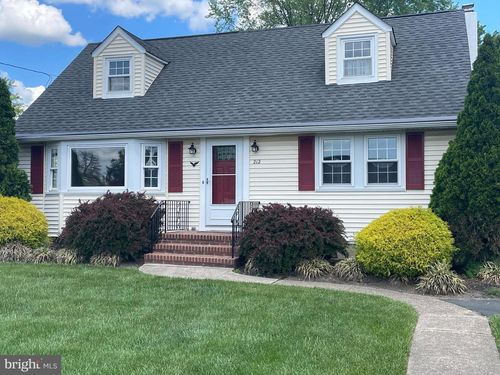 212 Nancy Ln, Ewing, NJ, 08638-1521 | Card Image