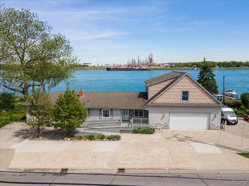 4016 Military Street, Port Huron, MI, 48060 | Card Image