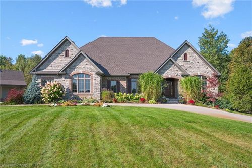 28 Serena Lane, Guelph, ON, N1L1E7 | Card Image