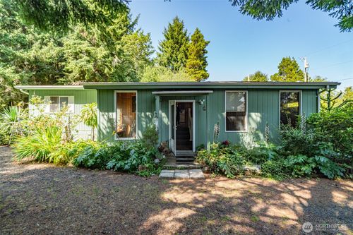 105 Oyehut Rd, Hoquiam, WA, 98550-9610 | Card Image