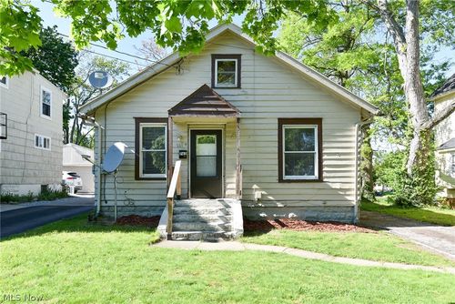 761 E Crosier St, Akron, OH, 44306-1465 | Card Image