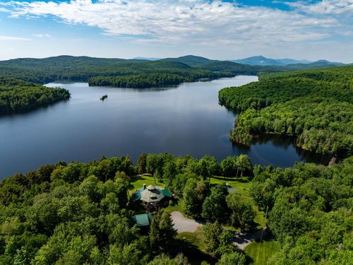 404 Patnoe Farm Dr, Hyde Park, VT, 05655-9815 | Card Image