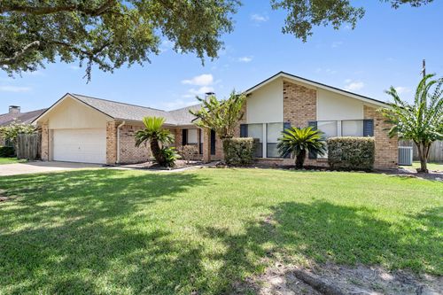 7035 Shanahan Dr, Beaumont, TX, 77706-4125 | Card Image