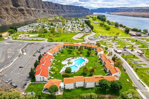 15355-8903 Crescent Bar Rd Nw, Quincy, WA, 98848-9840 | Card Image